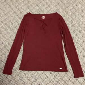 Hollister Burgundy Maroon Long Sleeve V-neck Top * Size Medium
